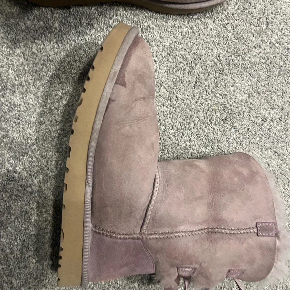 UGG Bailey Bow II Midi Shimmer Dusk shearling boots size women 9 GUC pink taupe